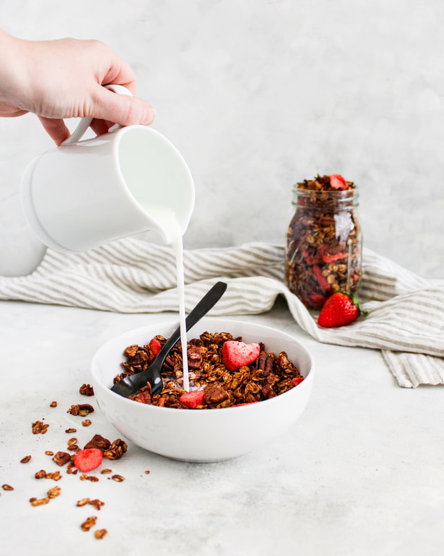 chocolate covered strawberry granola