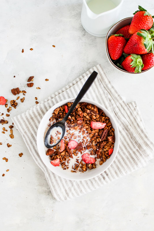 chocolate covered strawberry granola