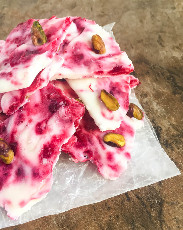 cranberry pistachio frozen yogurt bark