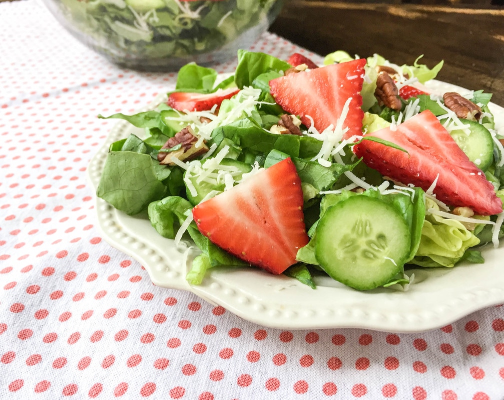 spring strawberry salad lemon vinaigrette dressing seasons