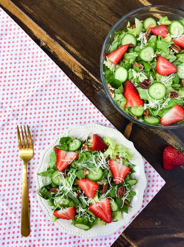 spring strawberry salad lemon vinaigrette dressing seasons